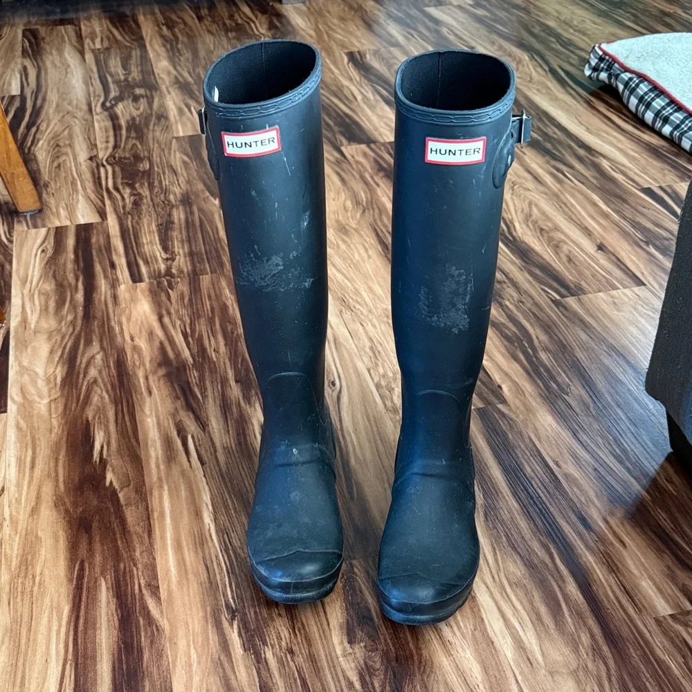 Hunter Classic Tall Waterproof Boots - Picture 1 of 10